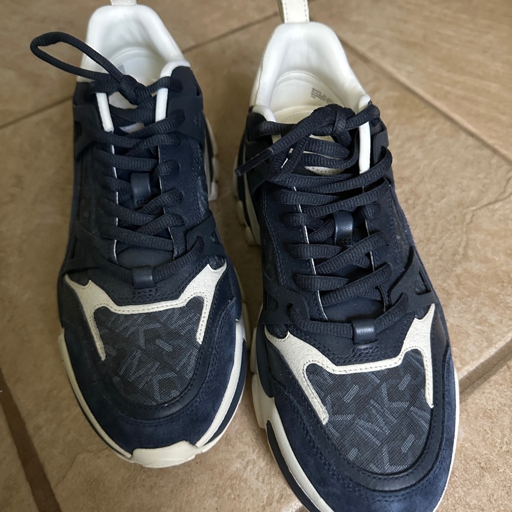 Michael Kors Sneakers - Picture 3 of 4